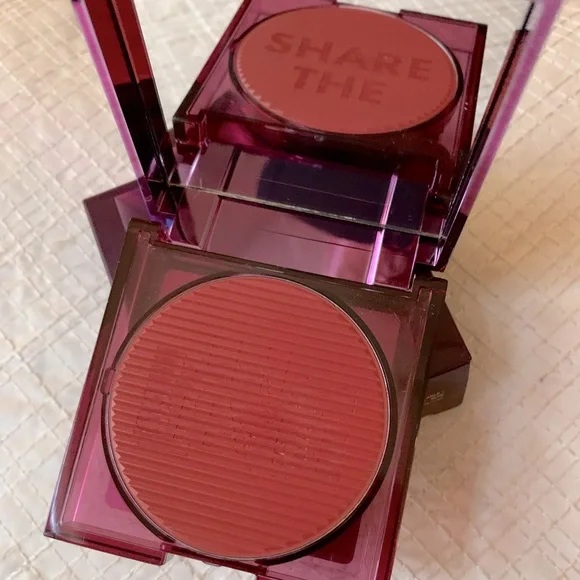 Huda Beauty Love Fest Cream Blush in Burning Cherry BNIB